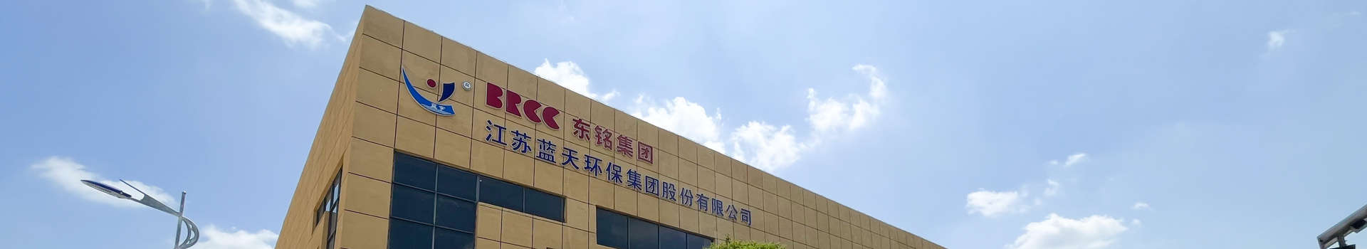 少妇被黑人到高潮喷出白浆
